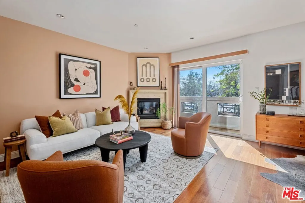 5401 Morella Avenue 4, Valley Village, California 91607 home-pic-0